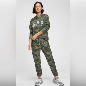 COPY - Gap Logo Fleece Women’s Joggers